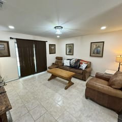 Rustic Charm near Domain, Q2