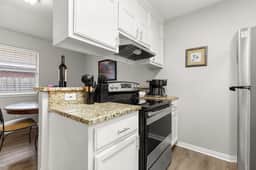 Cozy 4BR Near Baylor & Downtown Waco - Image 4