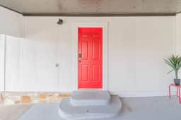 Rojo Puerta 302 in Wimberley - Image 2