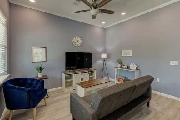 3 mins from Magnolia, Baylor, and Downtown Waco - Image 1
