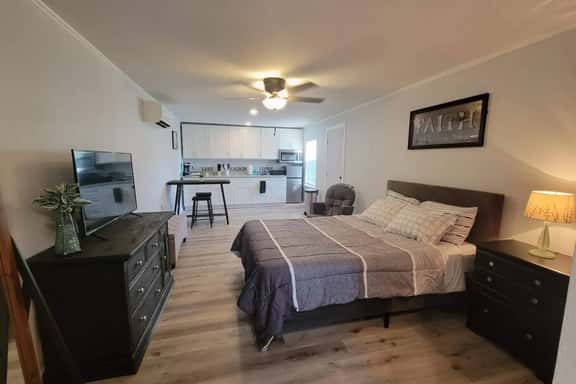3 mins to All Things Waco: Casita - Image 1