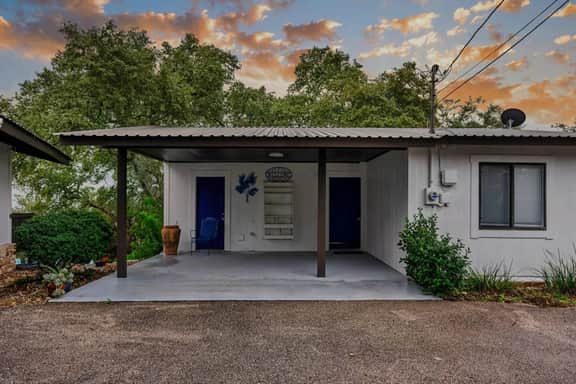 Blue Puerta 296 in Wimberley - Image 4