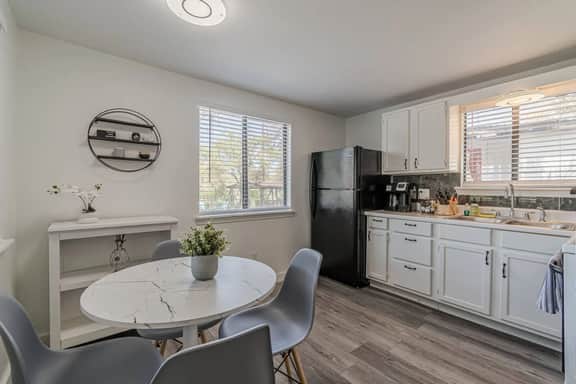 Light Pink View 300 in Wimberley - Image 3