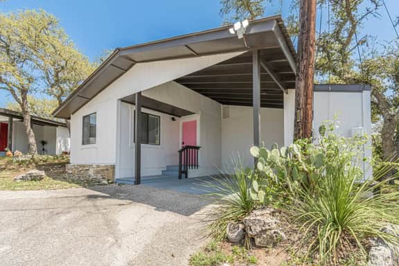 Light Pink View 300 in Wimberley - Image 4