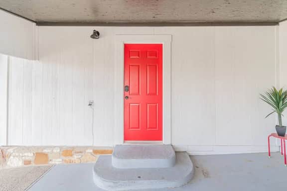 Rojo Puerta 302 in Wimberley - Image 2