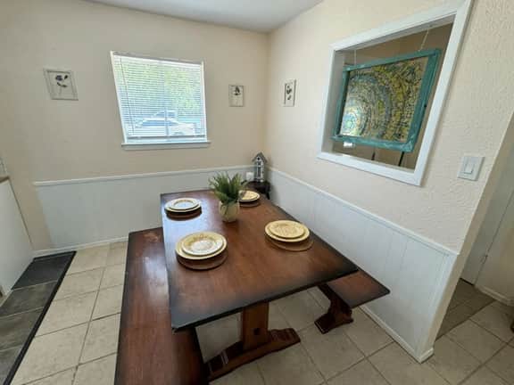 Rustic Charm near Domain, Q2 - Image 2
