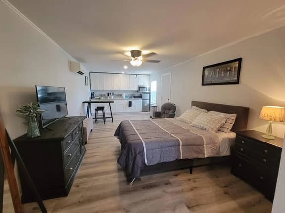 3 mins to All Things Waco: Casita - Image 1